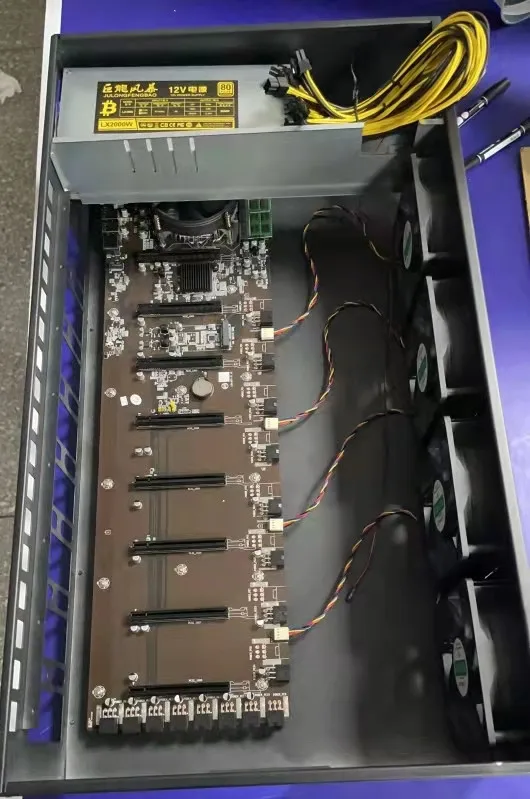 Datoru Aparatūru un Programmatūru barebone sistēma 8GPU mašīna komplektā ar grafikas karti Citi Datoru Piederumi